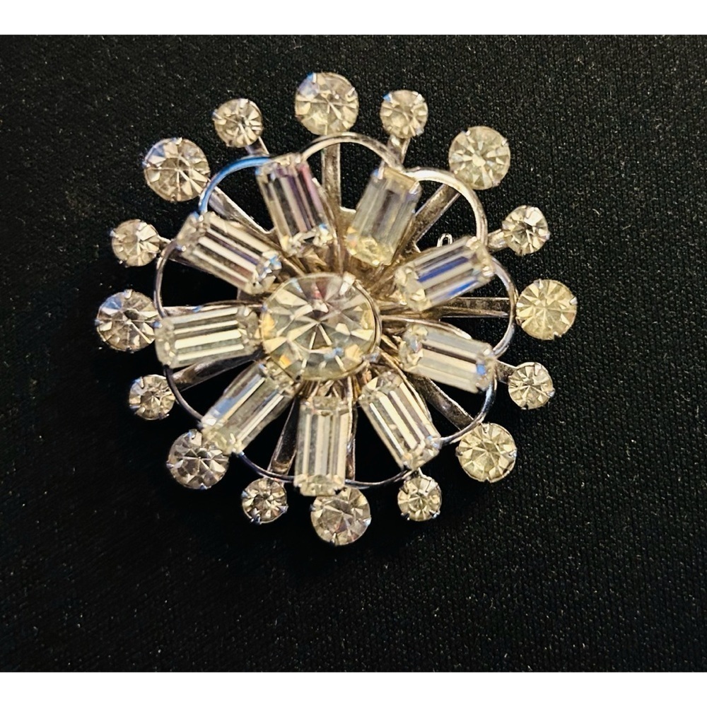 CORO Heavily Glittering Rhinestone Brooch